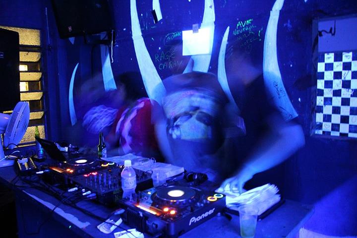 Trabalho Sujo recebe Talco Bells na TrackerTower