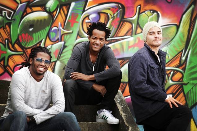	Trio Ternura: com Jhama na voz e violão, Dhum Neves na percussão e o ator global Thiago Martins, também voz.
