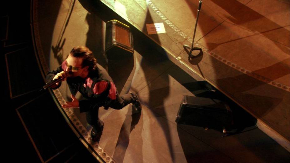 Bono Vox: líder da banda U2 sob uma das lentes do musical em 3-D