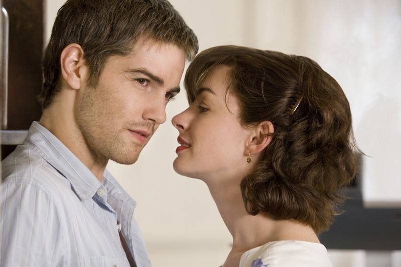 Drama romântico Um Dia: Anne Hathaway interpreta a sonhadora e engajada Emma