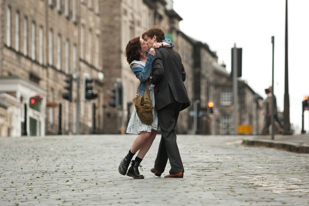 Anne Hathaway e Jim Sturgess em Um Dia: atores interpretam amigos que vivem uma paixão mal resolvida