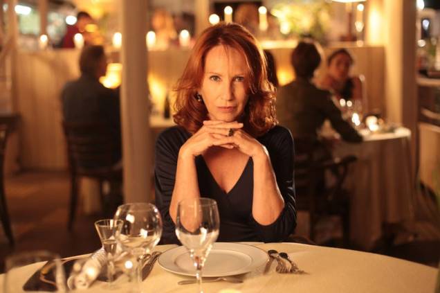 Uma Doce Mentira: uma misteriosa carta poderá mudar a vida de Maddy (Nathalie Baye) Uma Doce Mentira: uma misteriosa carta poderá mudar a vida de Maddy (Nathalie Baye)