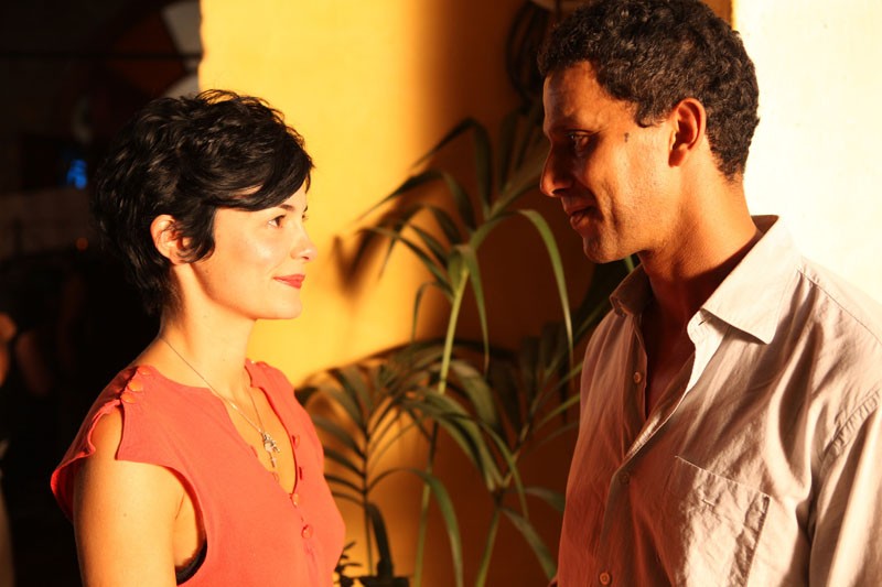 Uma Doce Mentira: Emile (Audrey Tautou) não sabe que o autor da carta é seu tímido empregado Jean (Sami Bouajila)