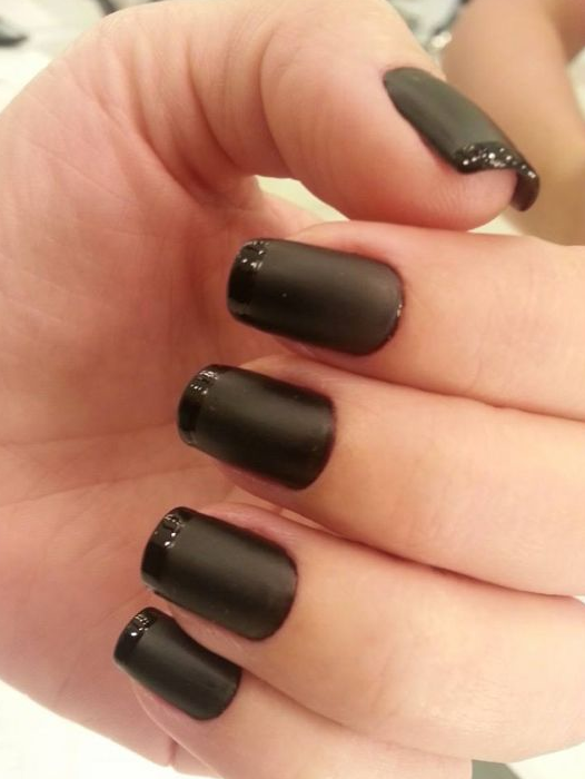 Uma francesinha com preto matte e brilho