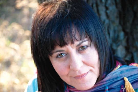 A cantora: vínculos entre o galego e o português A cantora: vínculos entre o galego e o português
