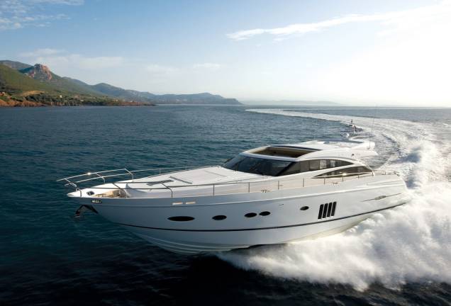 Modelo Princess V78, feito com couro Louis Vuitton nos estofados e preço entre R$ 10 milhões e R$ 15 milhões Modelo Princess V78, feito com couro Louis Vuitton nos estofados e preço entre R$ 10 milhões e R$ 15 milhões
