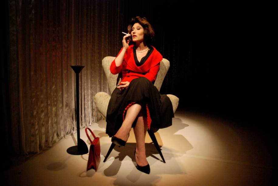 O monólogo Simplesmente eu, Clarice Lispector, com Beth Goulart, também aderiu à campanha