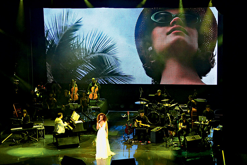 A cantora: 24 músicas no roteiro