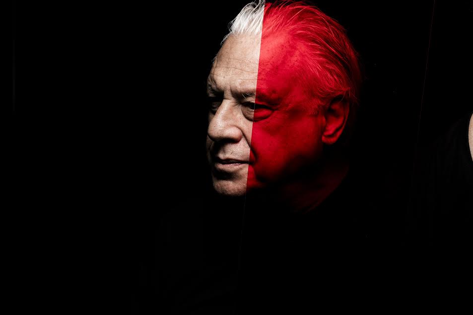 Antonio Fagundes em "Vermelho": diálogo entre teatro e artes plásticas