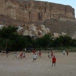 Time em campo em Wadi Doan, no Iêmen (Crédito: Caio Vilela)