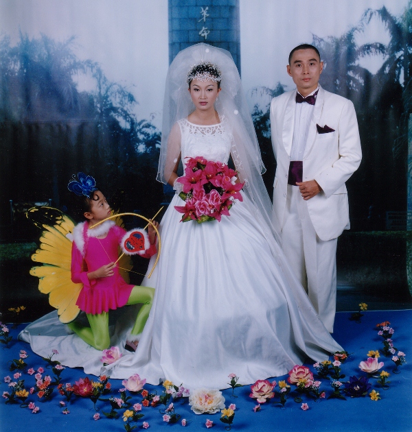 Weng Fen aborda as tradições chinesas em Family Aspiration Good Marriage com muito bom humor