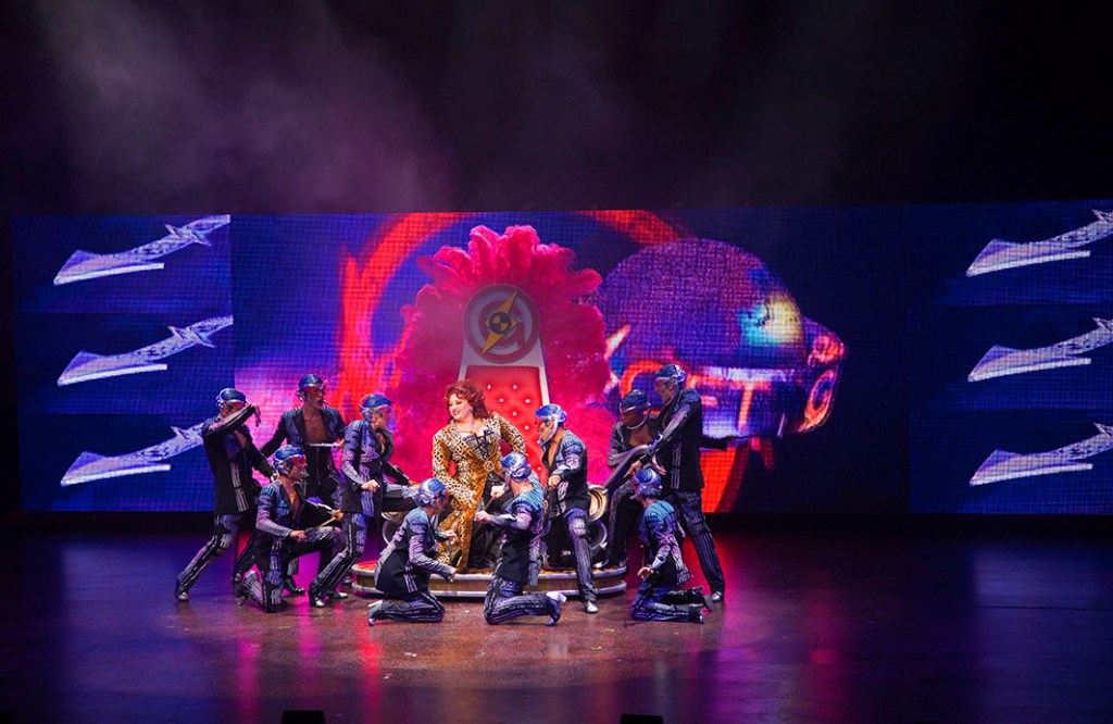 "We Will Rock You": musical faz sucesso no Teatro Santander (Foto: Dedé Fedrizi)