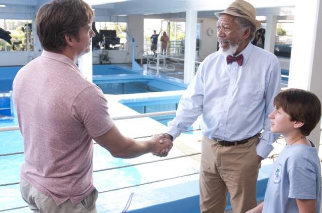 Harry Connick Jr., Morgan Freeman e Nathan Gamble: o trio vai ajudar o golfinho Winter