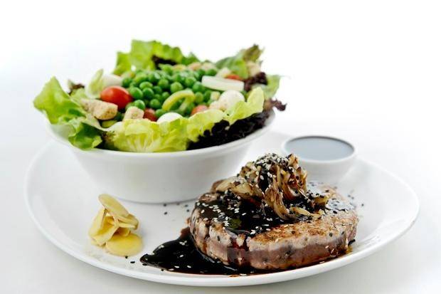 Salada com hambúrguer de atum é opção do Wraps
