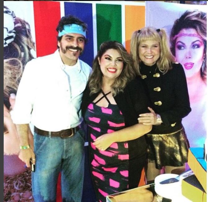 A aniversariante Fabiana Karla com o ator Junno Andrade, de Menundo, e a apresentadora Xuxa, de Xuxa dos anos 80.
