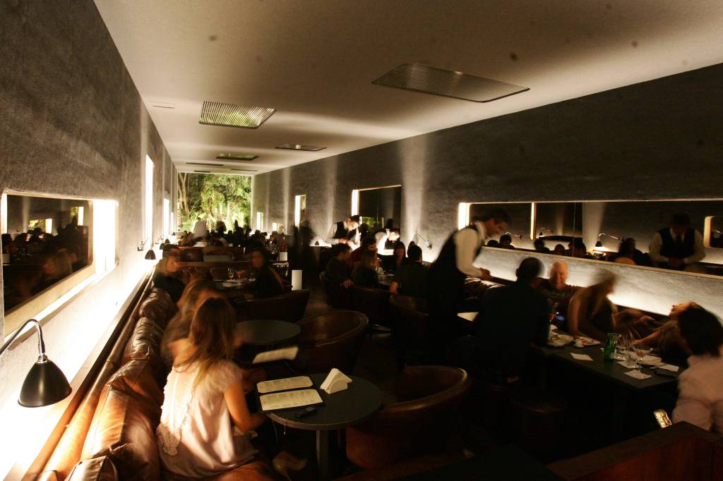 Salão do bar Número, projeto de Isay Weinfeld, nos Jardins - Fernando Moraes