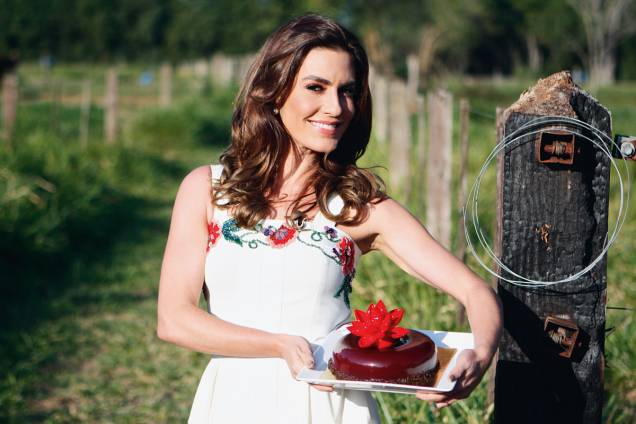 Ticiana Villas Boas, apresentadora do Bake Off Brasil: aula de cupcakes decorados para as crianças