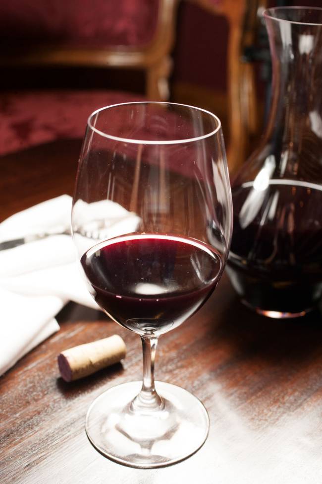 _m0d7594-psd.jpeg Ecully Wine Bar