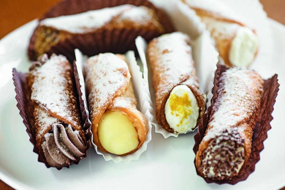 Isabel Bem Casados: cannoli com recheios como Nutella com castanha, creme pâtissier e ganache de chocolate