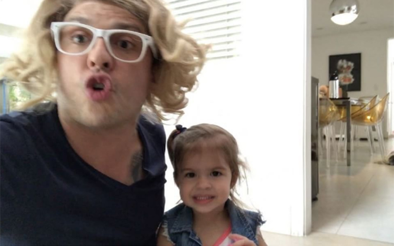 Ceará se veste de Marília Gabriela e entrevista filha em vídeo