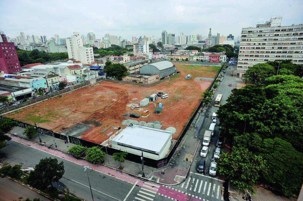 A situação atual do terreno da antiga rodoviária, na vizinhança da Cracolândia: as obras devem começar nesta segunda, 23 (Foto: Reinaldo Canato)