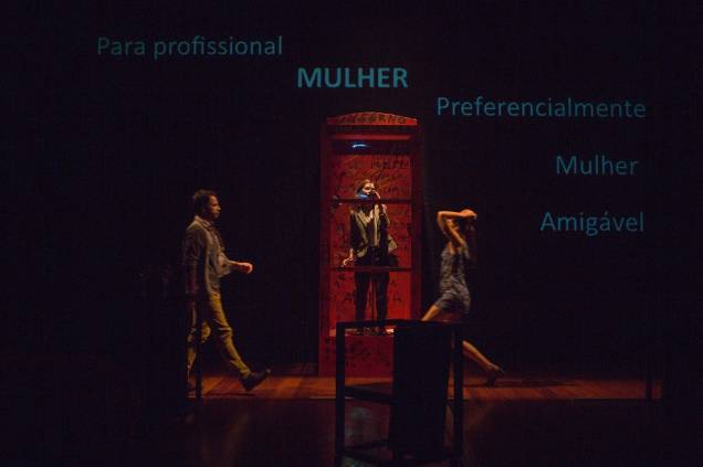 Tavares, Andrea e Renata: texto da britânica Penelope Skinner Tavares, Andrea e Renata: texto da britânica Penelope Skinner