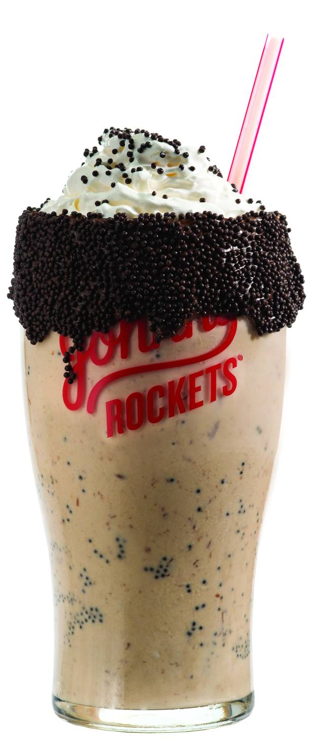 im-shake_brigadeiro_johnny rockets Milk-shake de brigadeiro: a borda vai lambuzada de brigadeiro e confeitos de chocolate (R$ 24,90)