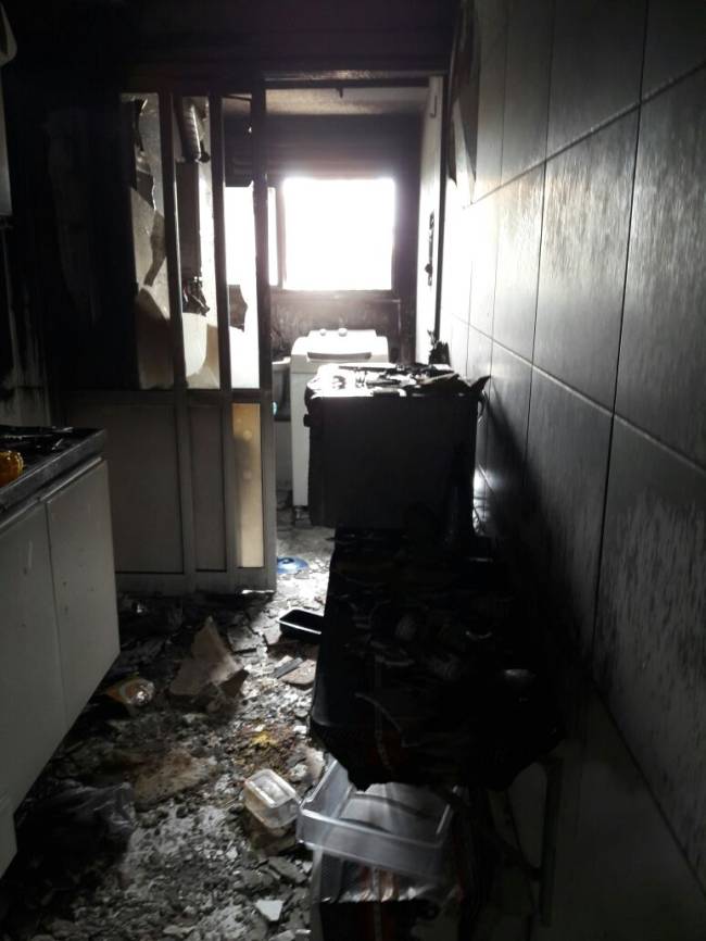 Área do apartamento totalmente danificada (Foto: Veja São Paulo/Arquivo Pessoal) 