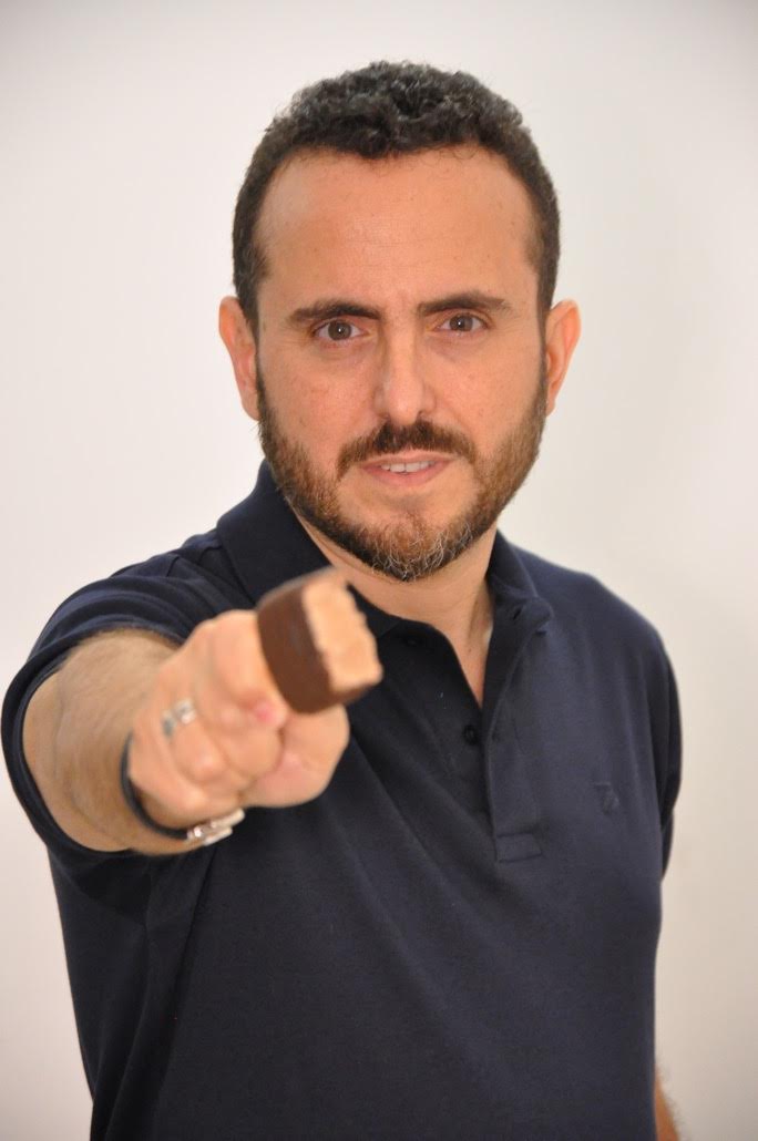 Dono do Paris 6 arranja briga por causa de sobremesa