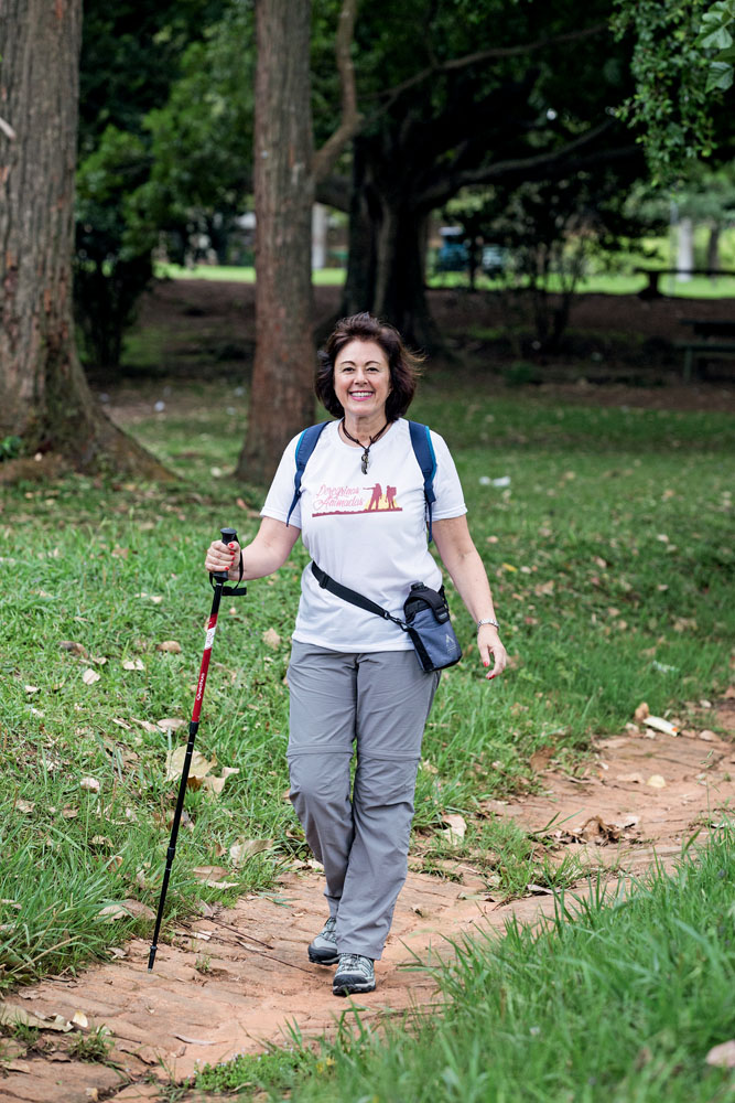 Mulheres da terceira idade posam seminuas para calendário