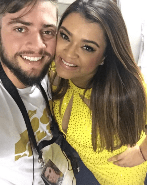 A cantora Preta Gil e o namorado Marcelo Godoy no réveillon de Maricá, Rio de Janeiro