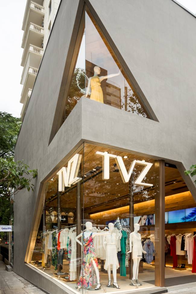 A fachada da loja TVZ, da rua Oscar Freire, que receberá workshop de customização de tiaras e terá cerveja para os clientes 