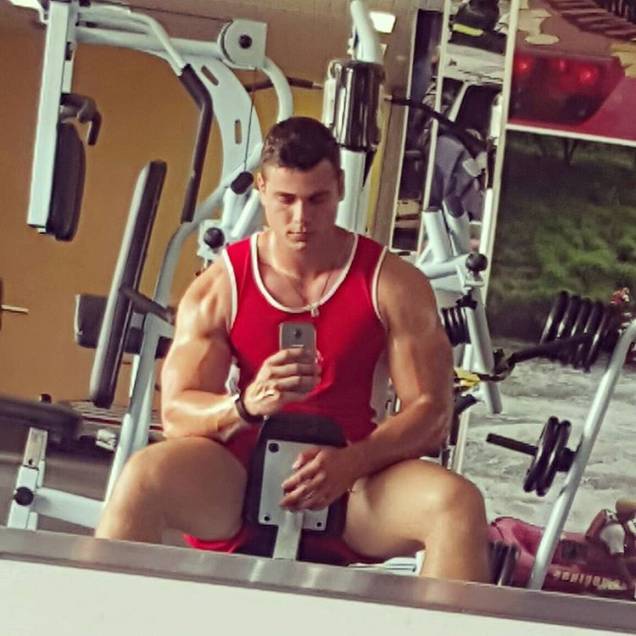 Tenente Marin gosta de exercitar os músculos Tenente Marin gosta de exercitar os músculos