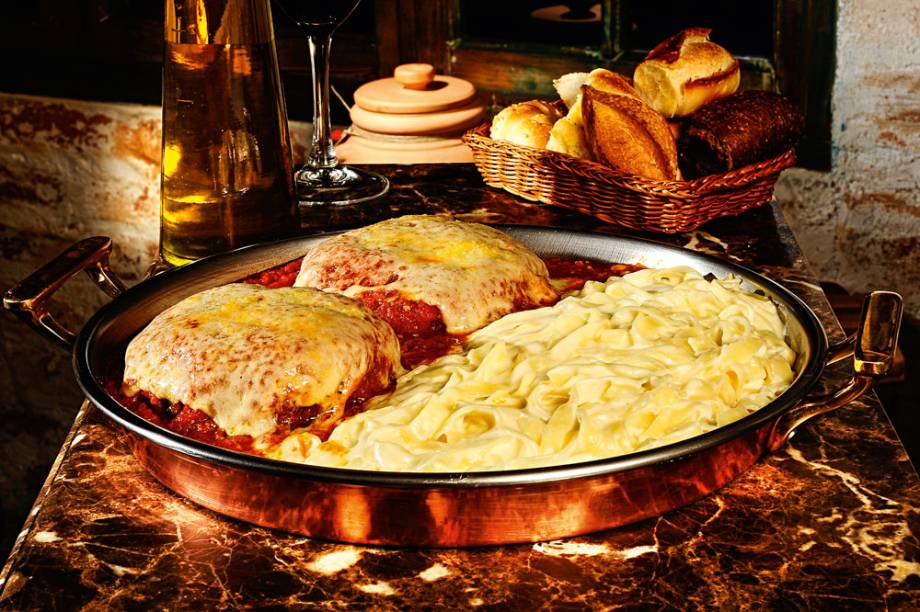 Na Famiglia Mancini: ao lado de massa