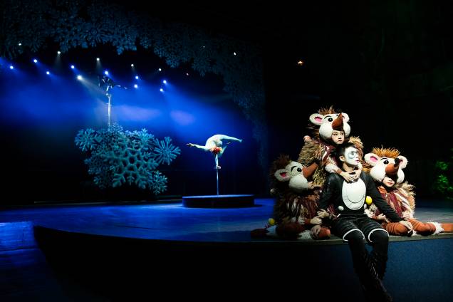 Shenyang Acrobatic Troupe com o espetáculo A Jornada do Panda Sonhador