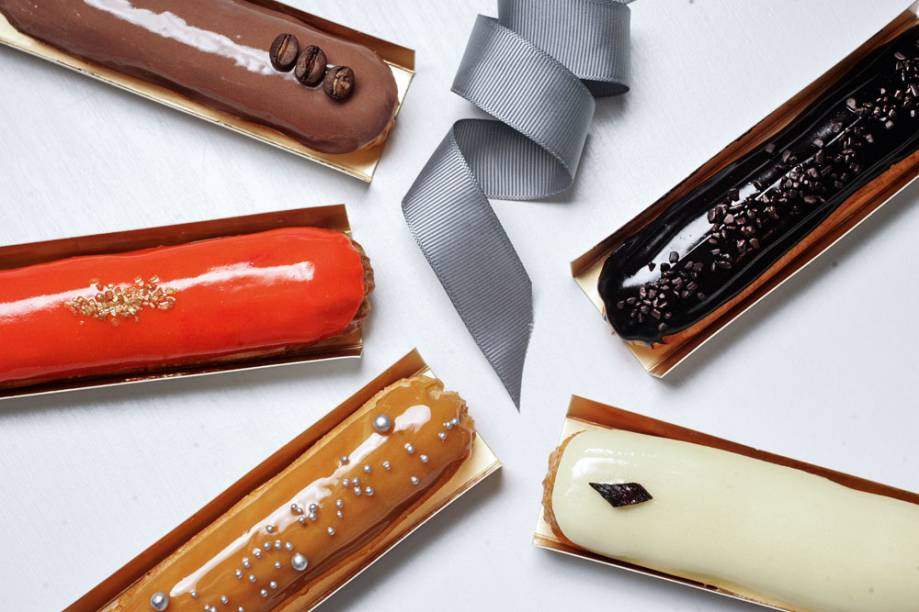 Éclair Moi Paris: éclair de baunilha, caramelo com manteiga de sal e red velvet