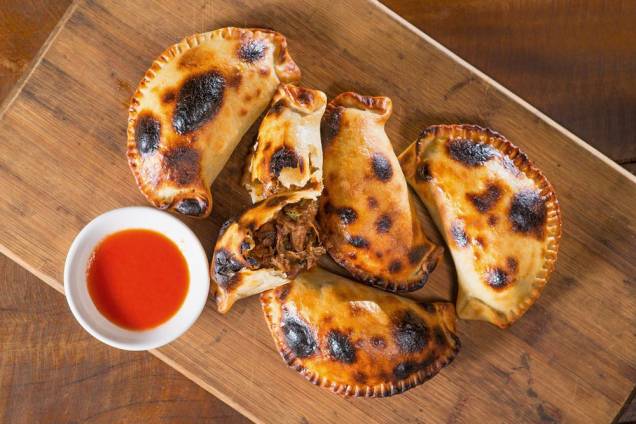 Empanada exclusiva (R$ 10,00), do La Guapa: de peito bovino ao vinho