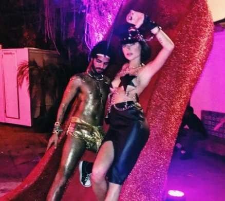 Thaila Ayala posa no Baile da Arara