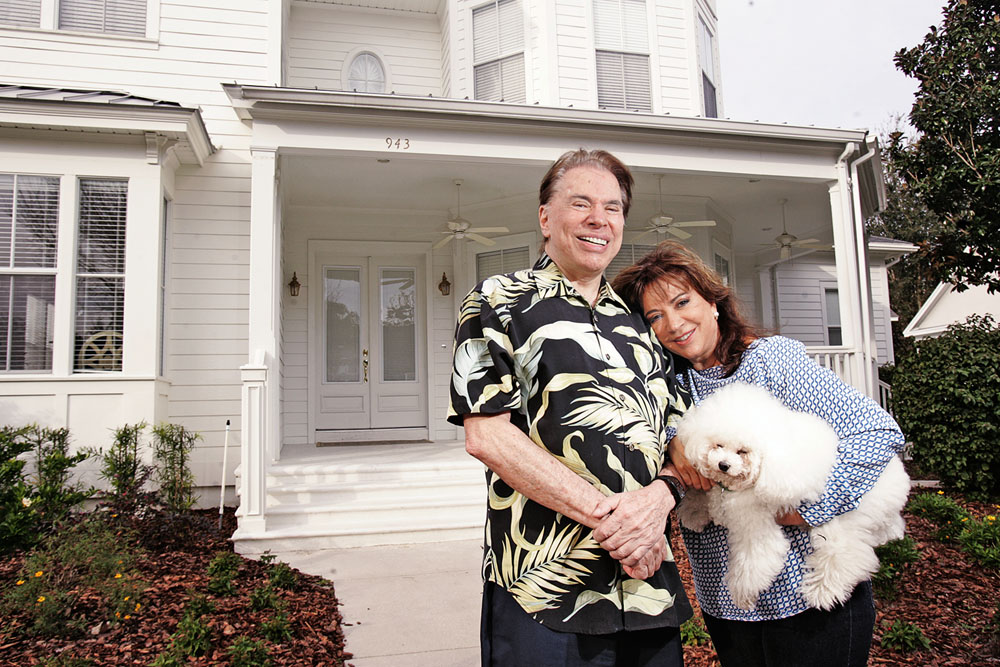 Silvio Santos com sua esposa Íris Abravanel na sua casa de veraneio na Flórida: filhas também tem casas por lá