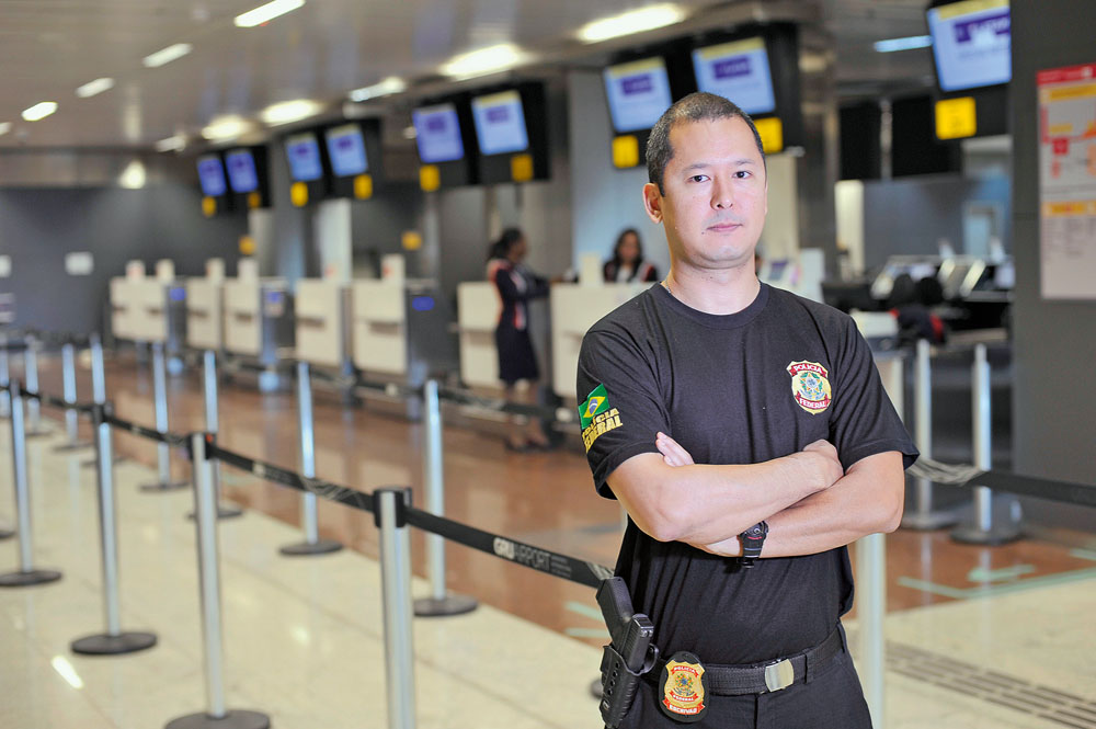 Aeroporto: Área Restrita': agente da Polícia Federal que aparece em série  de Tv é suspeito de integrar esquema de contrabando de ouro - Portal OZK