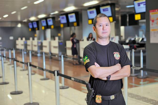 Aeroporto: Área Restrita: agente da PF suspeito de contrabando participou  de série de TV sobre combate ao crime em aeroportos