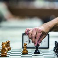 Fundador do Paris 6 vence influenciadores digitais em torneio de xadrez