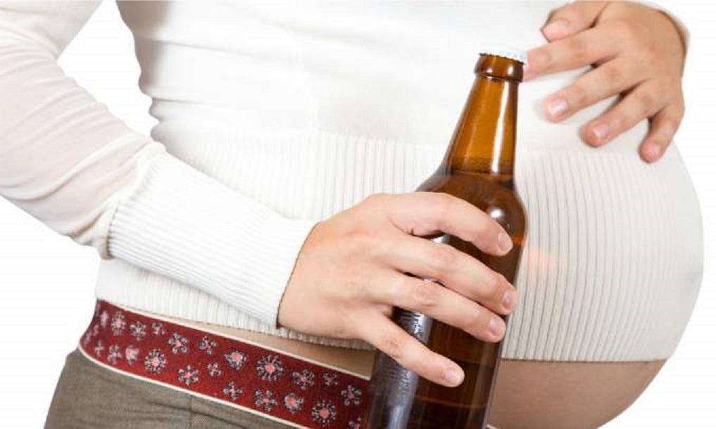 Можно при беременности безалкогольное пиво. Пиво для беременных. Безалкогольное пиво для беременных. Газировка при беременности.