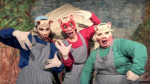Os Três Porquinhos - Trupe Teatral Fagulhas D’Arte