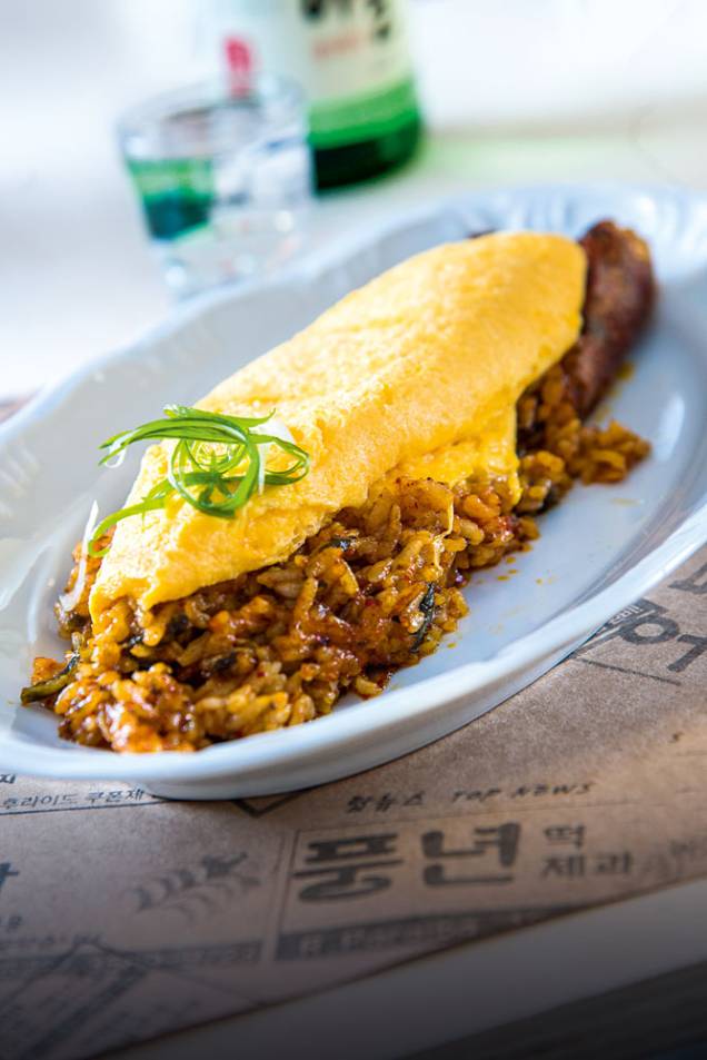 Omelete: vai por cima do arroz no Komah