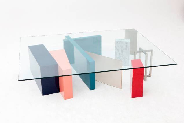 Coleção<i> Non Objective Table</i>, do Atelier Aveus*, criada pela arquiteta