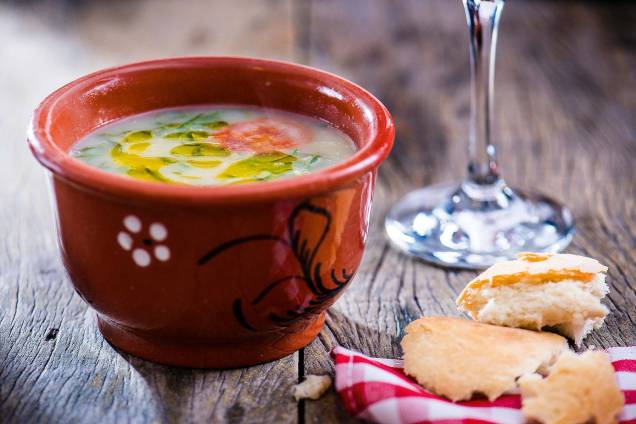 A sopa de batata, couve e linguiça do Cantinho Português