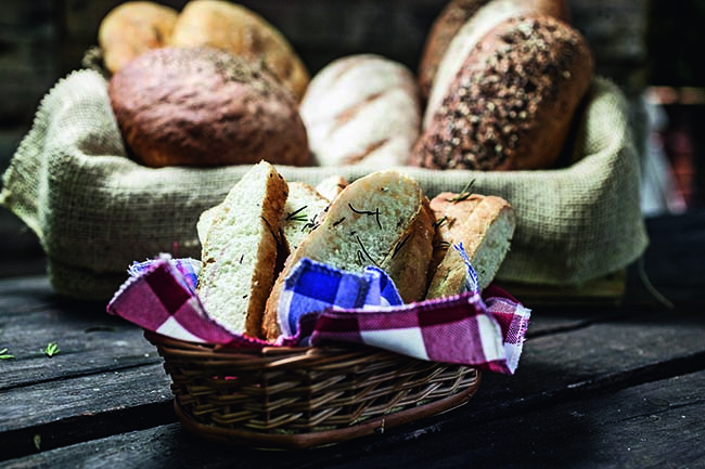 Miolo Padaria Orgânica: cesto de pães