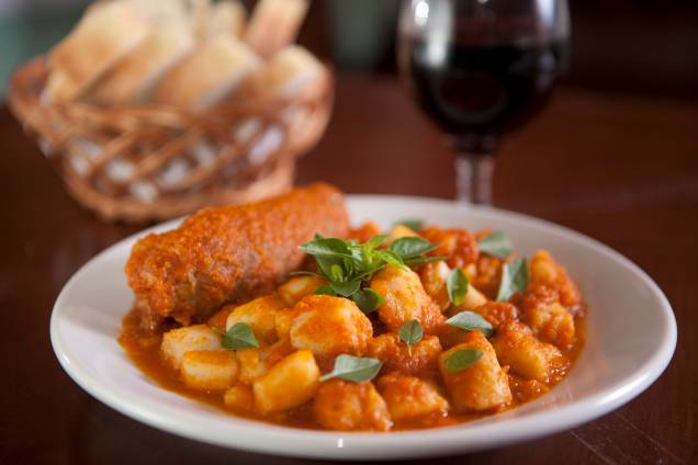 Braciola com gnocchi