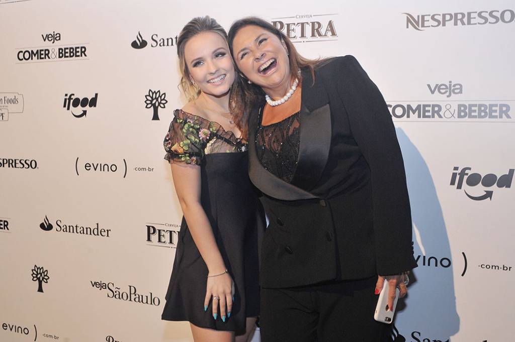 Larissa Manoela e Faf&aacute; de Bel&eacute;m